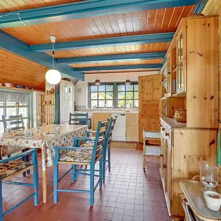 Gorgeous In With Kitchen Holiday home *